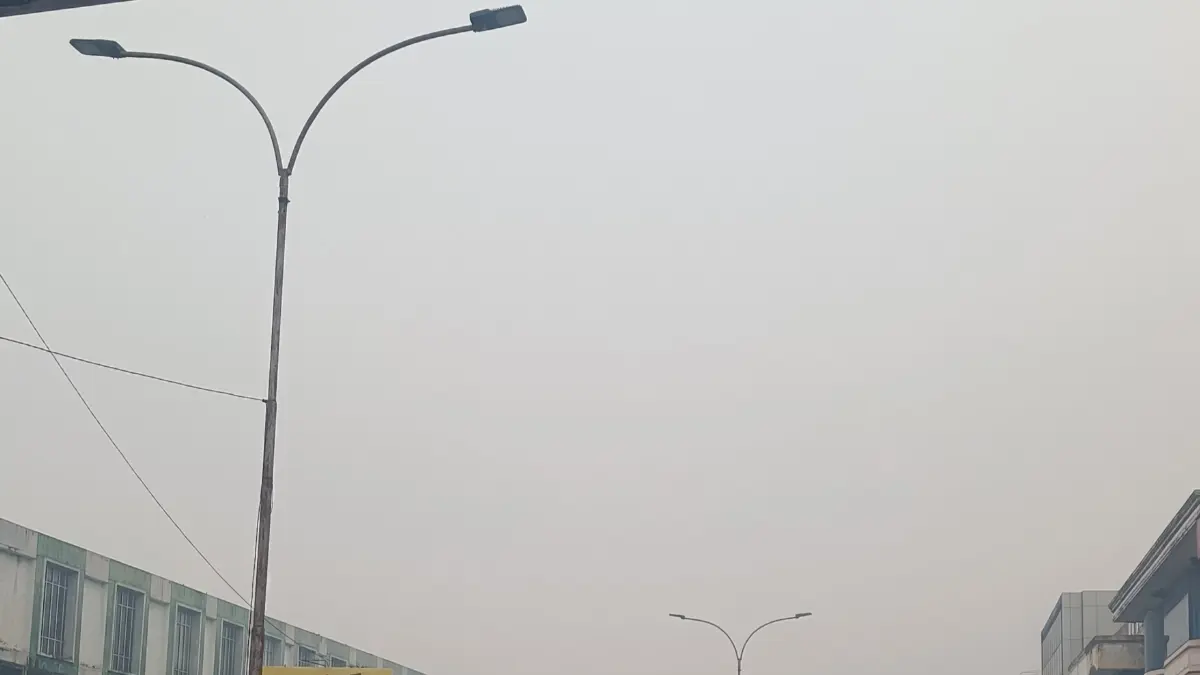 Kondisi Kota Pontianak yang terus berkabut. 