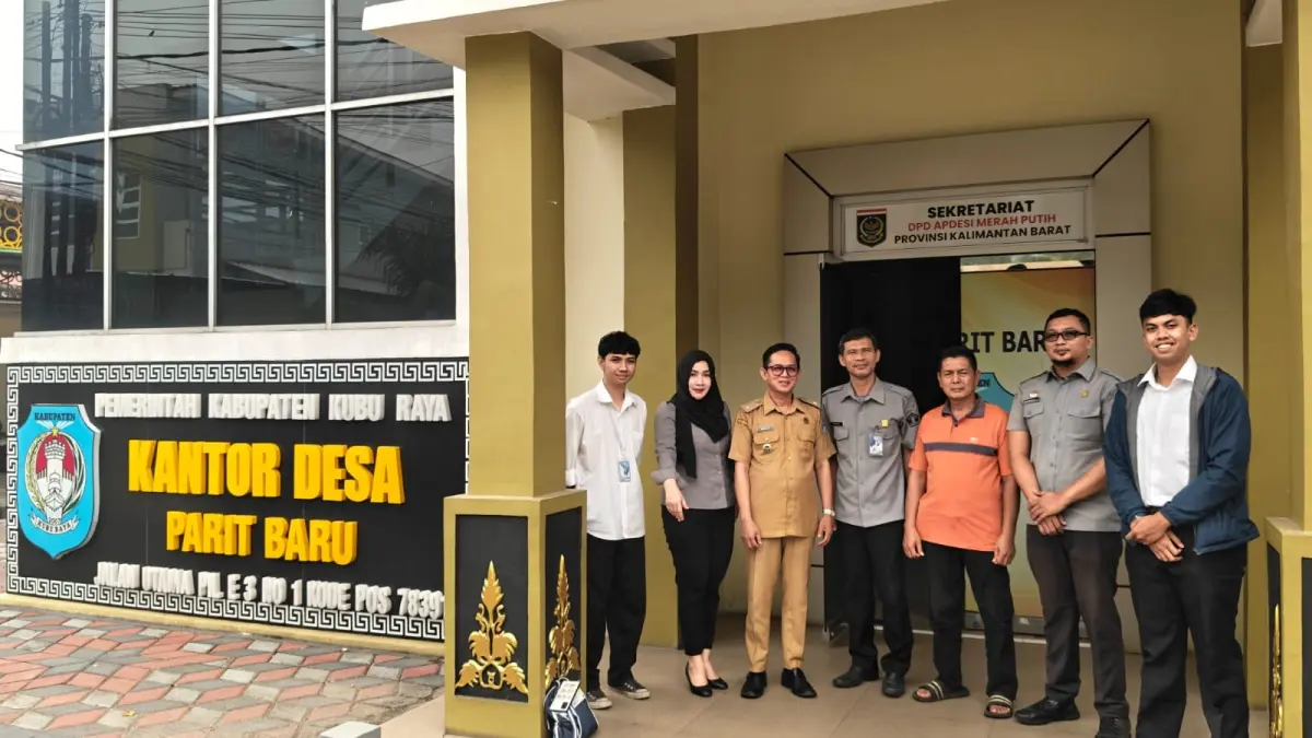 Kanwil Kemenkum Klabar menggelar evaluasi berkala di Posbankum Desa Parit Baru Kabupaten Kubu Raya pada Selasa (8/9). (DOK KANWIL KEMENKUM KALBAR)