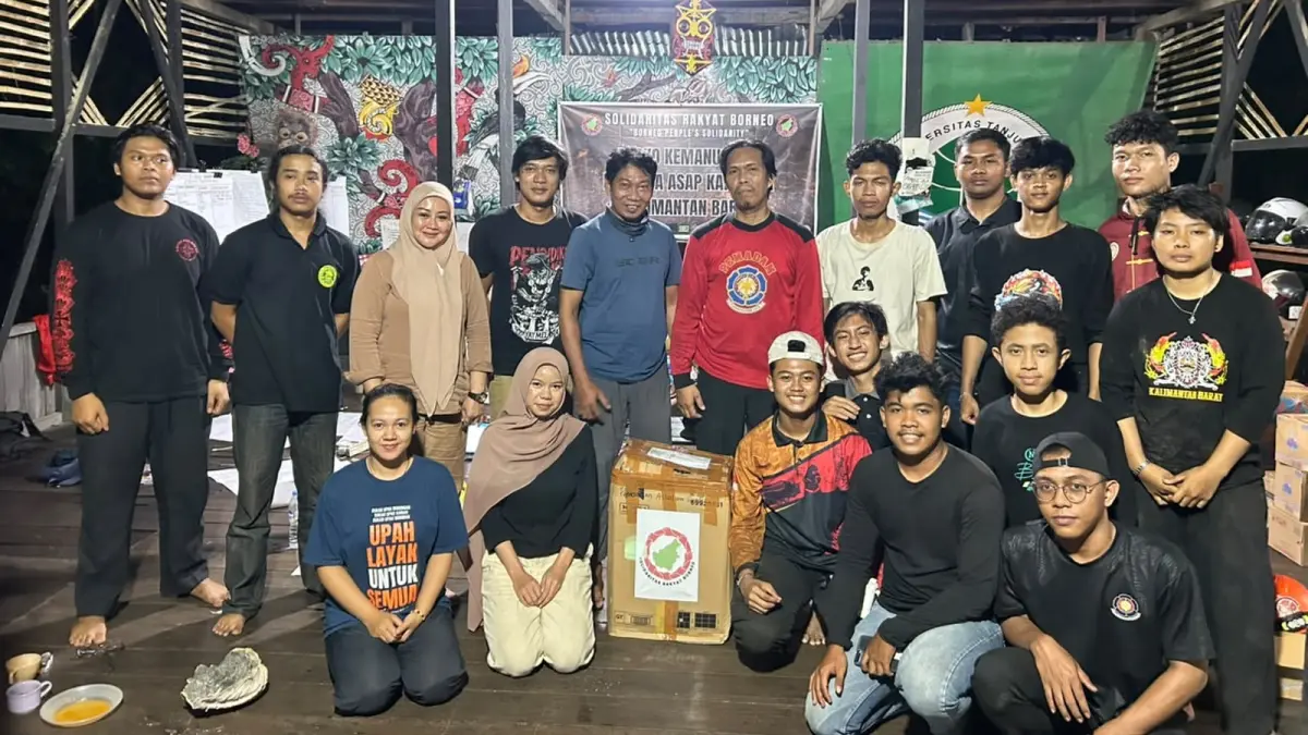 Posko Solidaritas Rakyat Borneo menyalurkan hingga 8000 masker kepada warga terdampak karhutla di Kalbar. (ISTIMEWA)