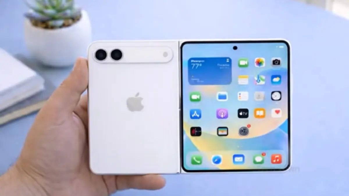 iPhone Ultra dikabarkan membawa MagSafe, tetapi bentuk bodinya berpotensi membuat sejumlah aksesori lama tidak pas.(Dok. Apple)