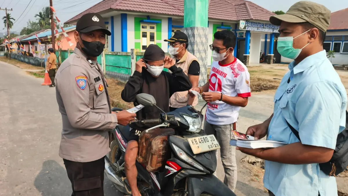 Mukti Plantation menyalurkan bantuan sembako dan secara langsung membantu pemadaman karhutla bersama masyarakat, TNI, dan Polri.