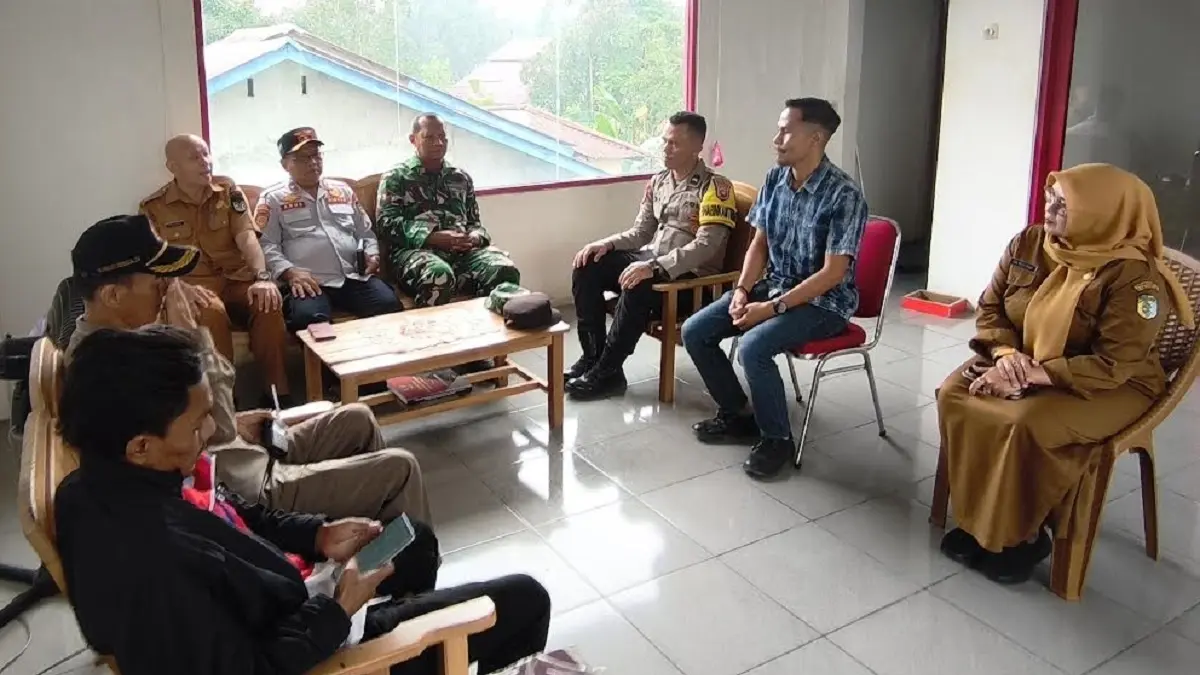 Tim Terpadu Pengendalian dan Pengawasan Pendistribusian BBM dan LPG Subsidi Kabupaten Sintang turun langsung ke enam stasiun pengisian bahan bakar umum (SPBU) di dalam Kota Sintang.(RISKA / PONTIANAK POST)