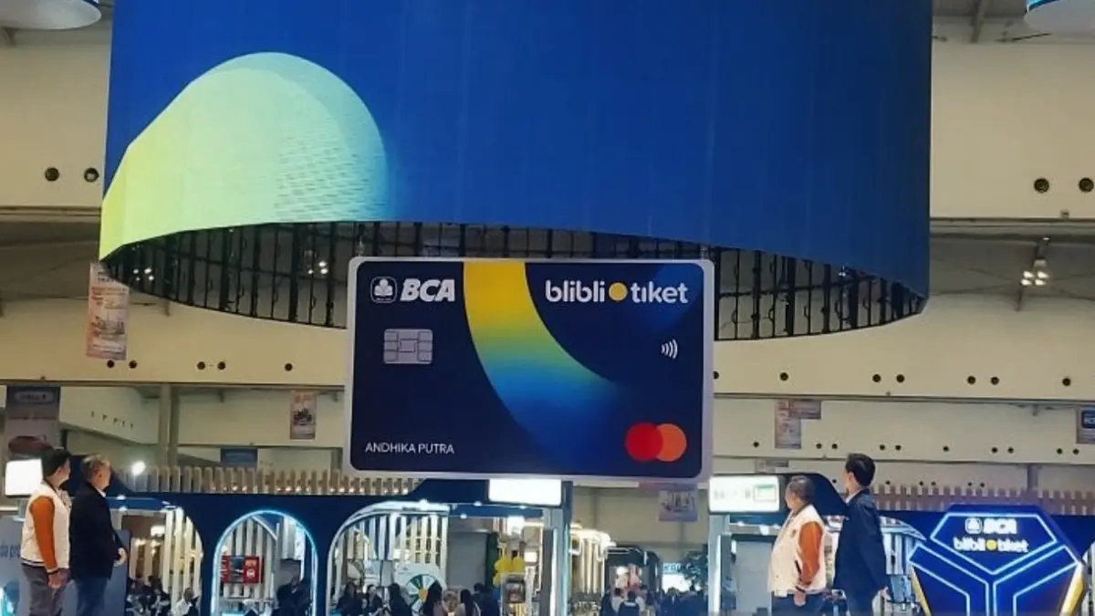 Peluncuran kartu kredit dengan konsep “One Card More Rewards” kolaborasi BCA dan BliBli Tiket, dalam acara di ICE BSD Tangerang, Banten, Sabtu (12/9).( ANTARA/Irfan)