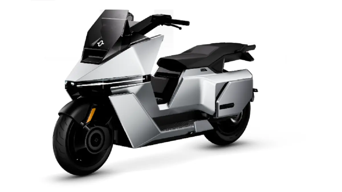 OMOWAY OMO-X merupakan motor listrik pintar dengan teknologi self-balancing, smart cockpit dan jangkauan hingga 260 kilometer. (OMOWAY)