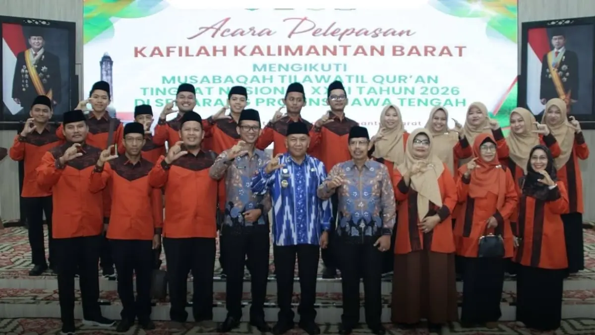 Wabup Mempawah, Juli Suryadi foto bersama qori dan qoriah Kabupaten Mempawah