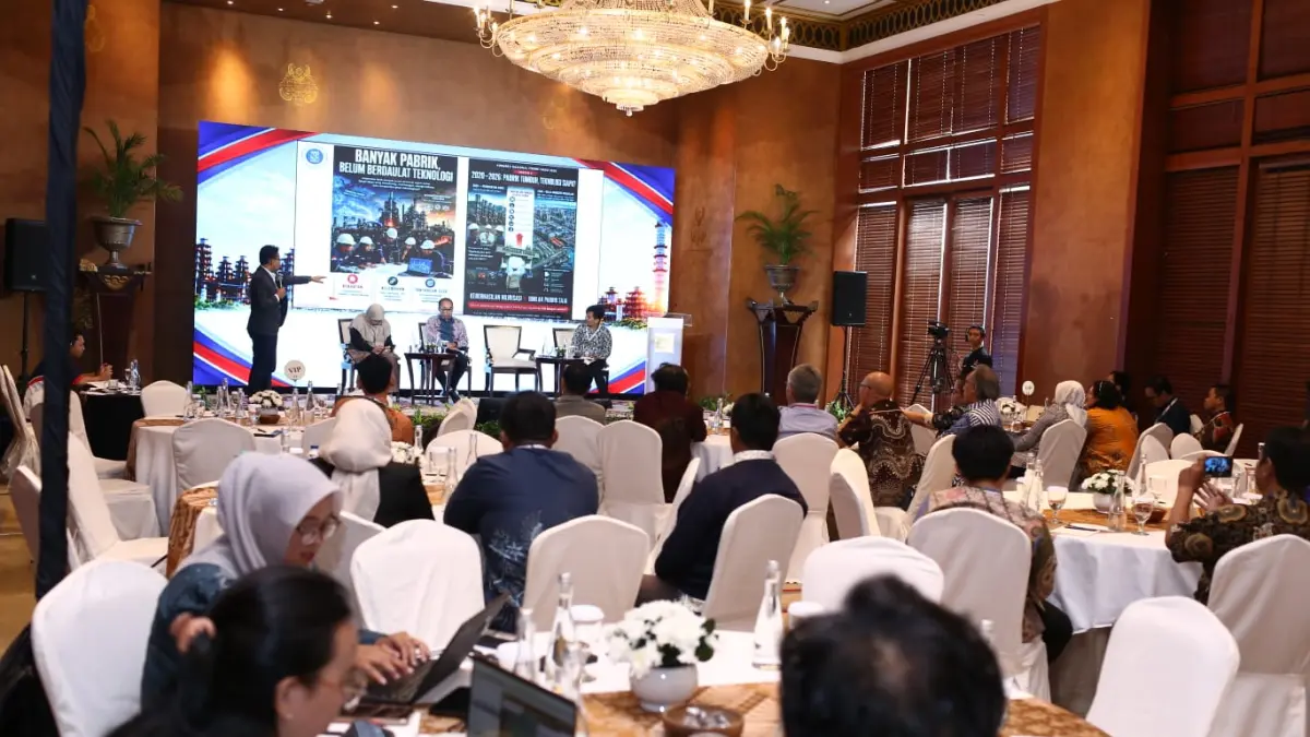 MINERAL KRITIS: Ketua Umum Prometindo terpilih Muhammad Hanafi menyampaikan arah kepengurusan dalam Kongres Nasional Prometindo 2026 di Jakarta, Sabtu (12/9). Prometindo siap membantu pemerintah merumuskan kebijakan logam tanah jarang dan memperkuat kompetensi tenaga metalurgi. FOTO: ISTIMEWA
