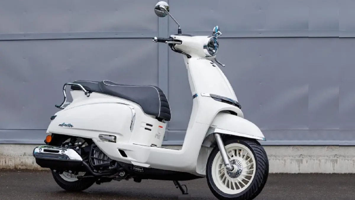 CFMOTO 150 AURA 2027 mengusung desain retro-modern dengan mesin 149,5 cc serta fitur ABS dual channel dan TCS. (GREATBIKER)