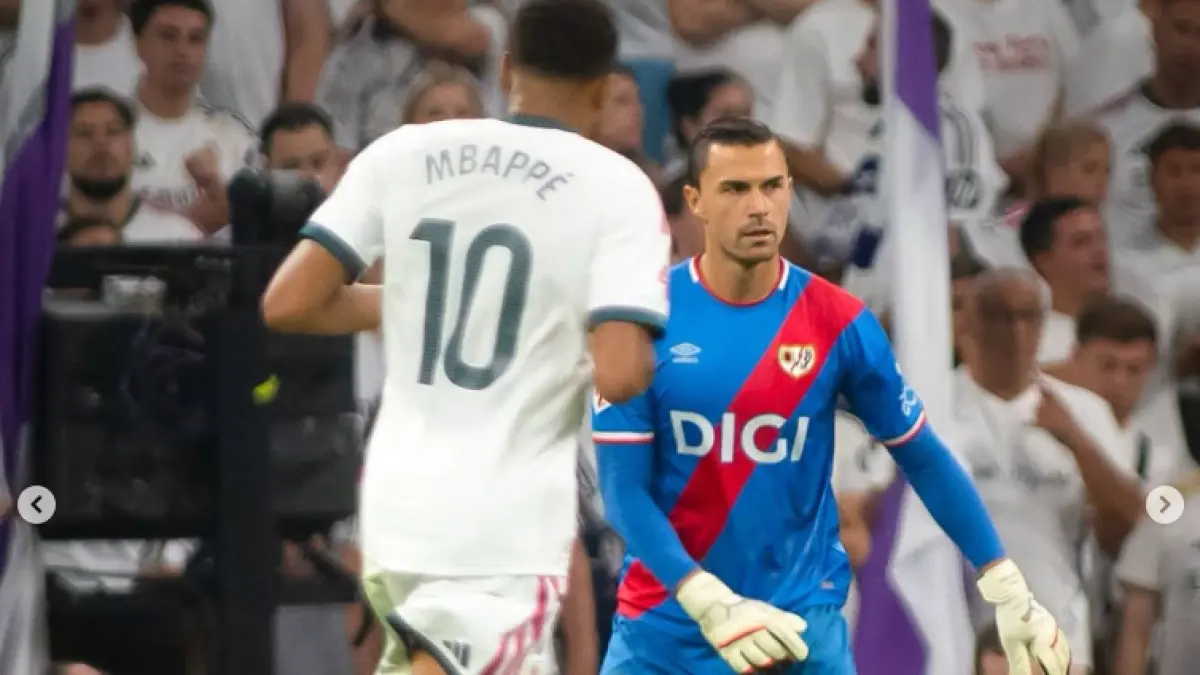 Emil Audero menjalani debut bersama Rayo Vallecano saat menghadapi Real Madrid di Santiago Bernabeu. (IG@emil_audero)