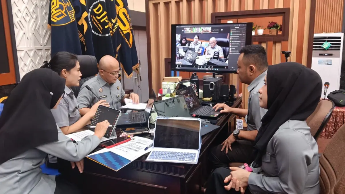 Kanwil Kemenkum Kalbar menggelar rapat harmonisasi Raperda Kabupaten Sanggau pada Senin (14/9). (DOK KANWIL KEMENKUM KALBAR)