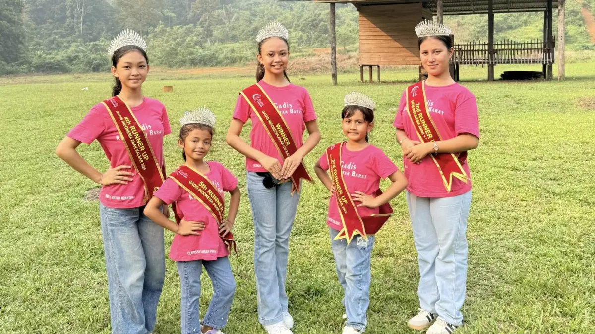 Kelima putri asal Kapuas Hulu yang lolos mengikuti ajang gadis Kalimantan tingkat nasional. (ISTIMEWA)