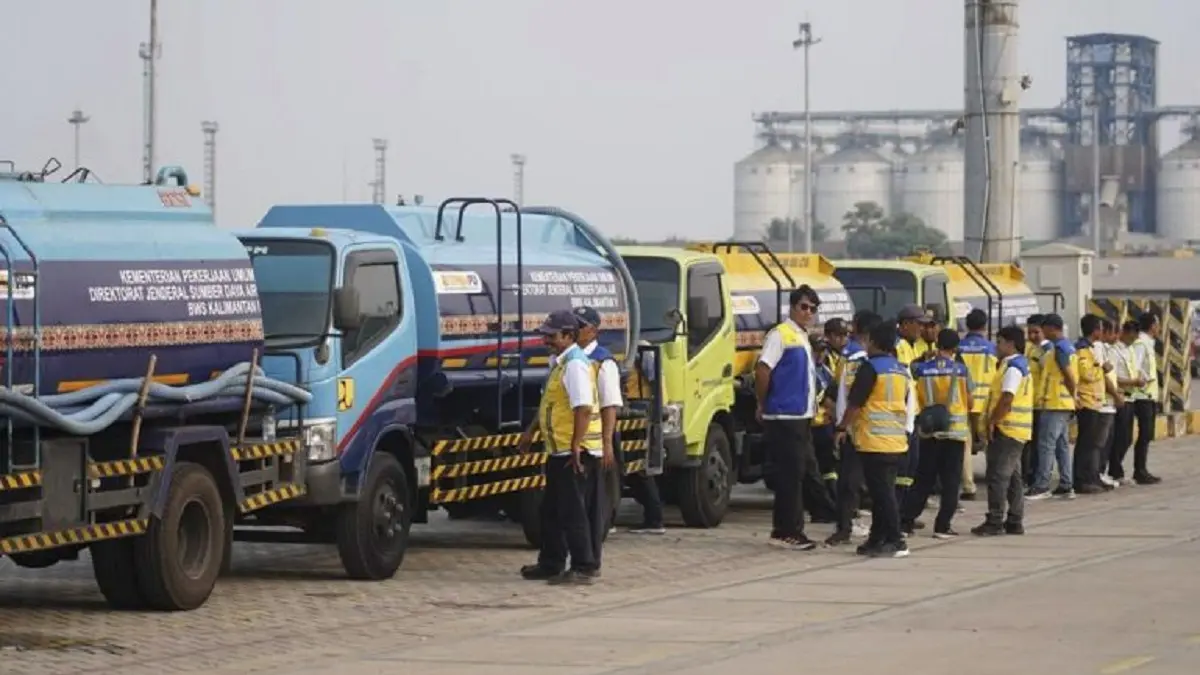 Kementerian PU mengerahkan sejumlah peralatan untuk mendukung penanganan karhutla di lima provinsi di Kalimantan. (ANTARA/Kementerian PU)