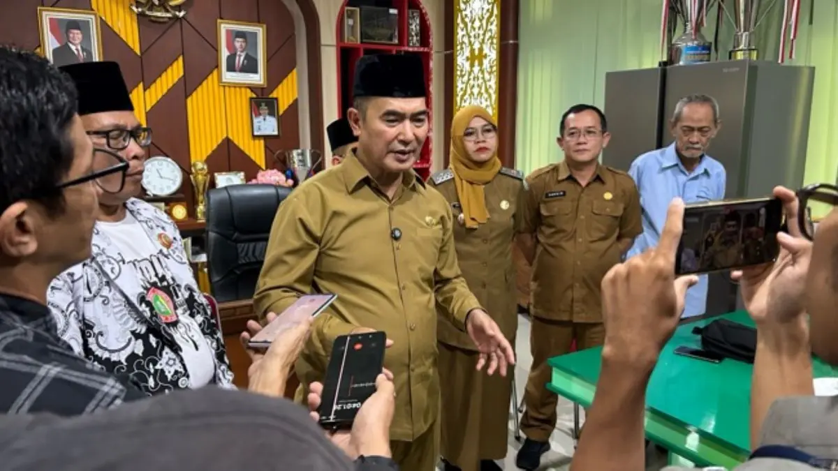 Kepala Dinas Pendidikan dan Kebudayaan (Disdikbud) Kota Singkawang Asmadi saat memberikan keterangan, (MC Singkawang)