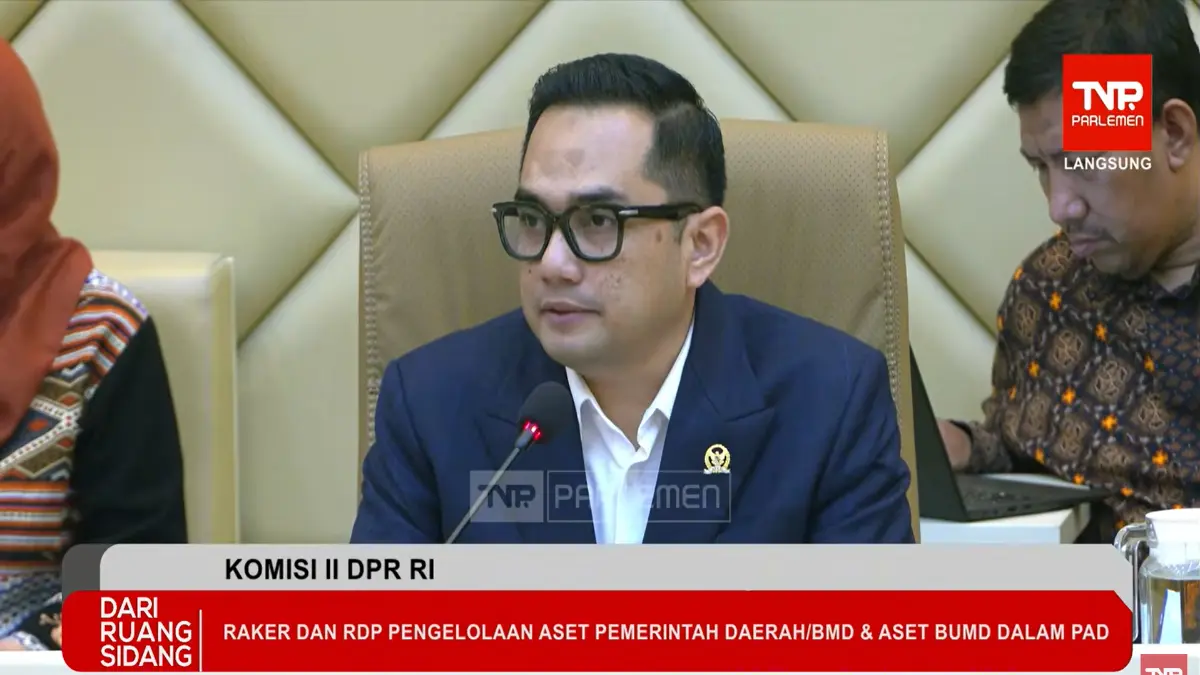 Ketua Komisi II DPR RI Rifqinizamy Karsayuda di kompleks parlemen, Jakarta, Rabu (15/9). (YOUTUBE/TVR PARLEMEN)