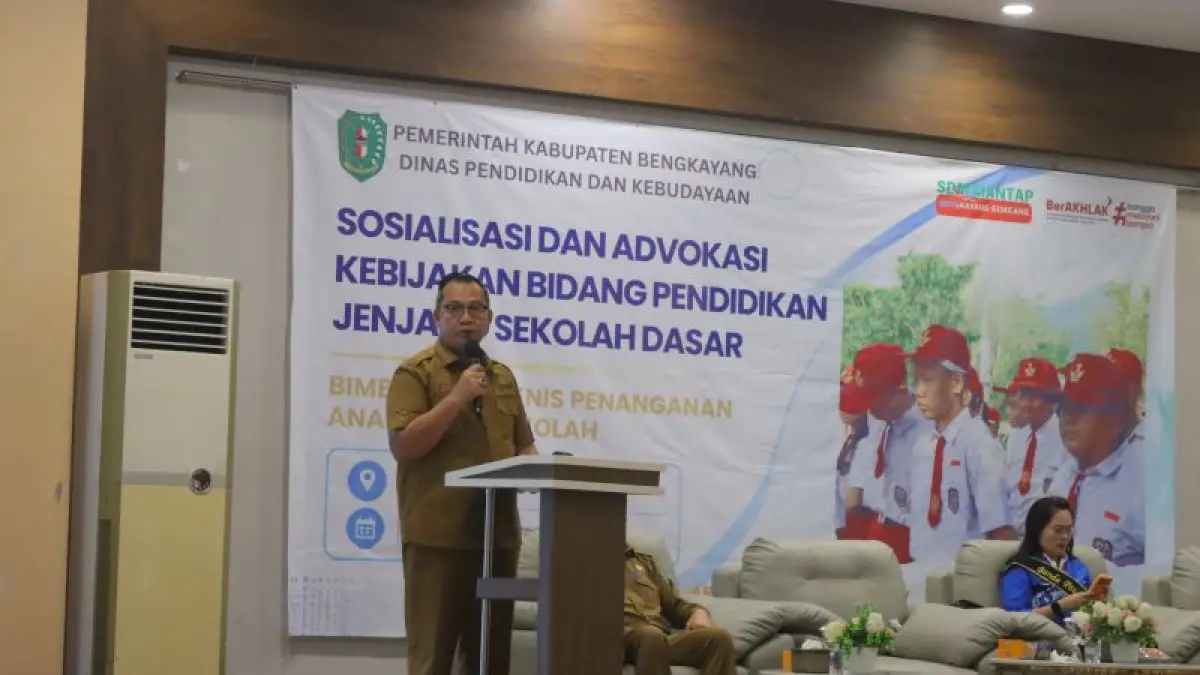 Sosialisasi dan Advokasi Kebijakan Bidang Pendidikan Jenjang Sekolah Dasar serta Bimbingan Teknis Penanganan Anak Tidak Sekolah di Bengkayang, Selasa (15/9).  (Antara/Narwati)