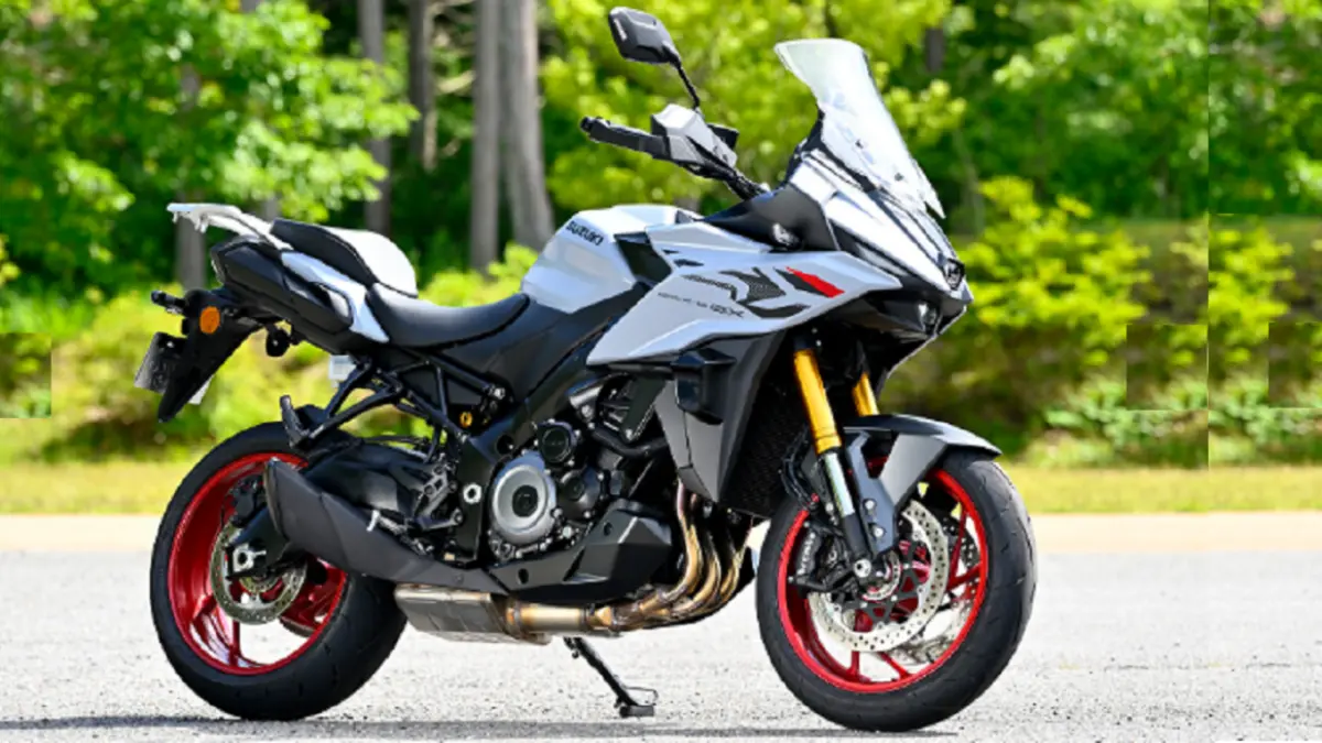 Suzuki GSX-S1000GX 2026 hadir sebagai motor crossover dengan mesin 998cc 4-silinder dan tambahan winglet pada fairing depan. (RESPONSE JP)