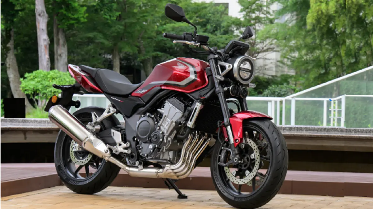 Honda CB400 Super Four E-Clutch kembali dengan mesin 4 silinder baru, bobot lebih ringan dan teknologi Honda E-Clutch. (RESPONSE.JP)
