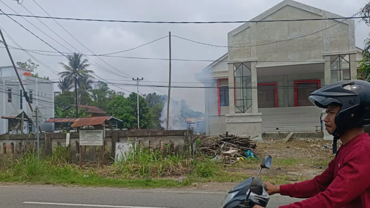 Pembangunan Gedung Paroki Bina Remaja Kelurahan Putussibau Kota Kecamatan Putussibau Utara kembali dilanjutkan. (ISTIMEWA)