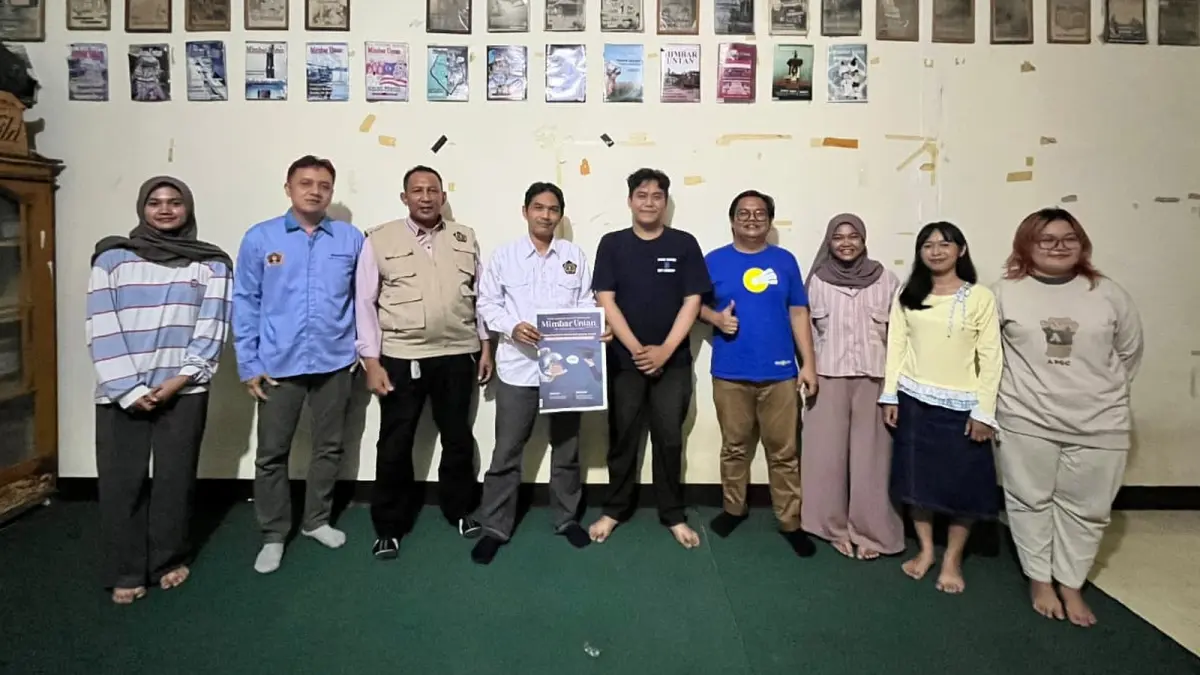 Pengurus PWI Kalbar mengunjungi Sekretariat Lembaga Pers Mahasiswa Mimbar Untan (MIUN) di Universitas Tanjungpura, Pontianak, pada Selasa (15/9). (ISTIMEWA)