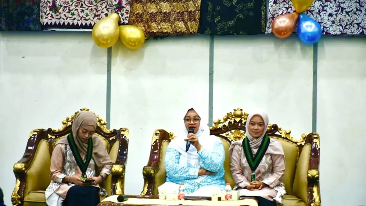 Sesi Talkshow mengangkat tema Perempuan Berkarya, Bersuara, dan Berdampak: Sinergi Membangun Perempuan yang Berdaya. Narasumber Dr. Ria Hayatunnur S.Ag.M.Si (Akademisi/Pengusaha). (IST)
