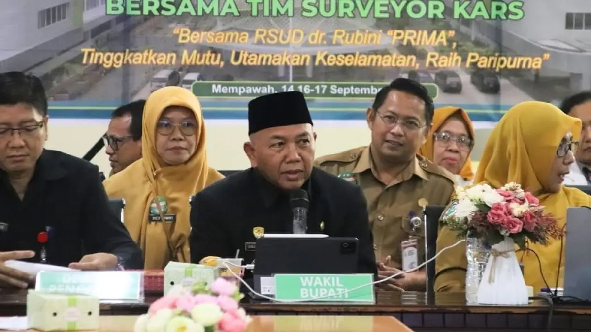 Wabup Mempawah, Juli Suryadi saat menghadiri survei akreditasi RSUD dr Rubini