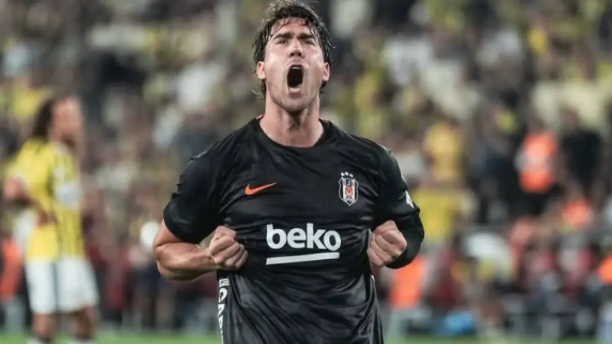 Dušan Vlahović menjadi tumpuan Beşiktaş saat menjamu Marseille di Liga Europa. (IG@vlahovicdusan)