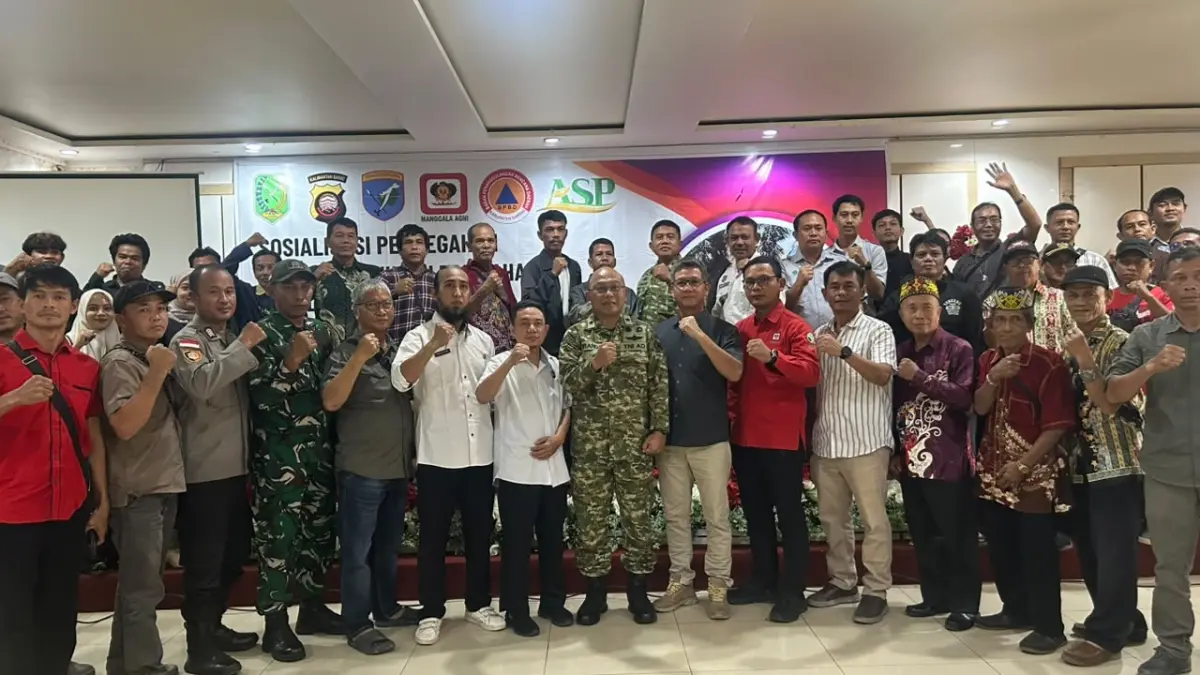 Kegiatan sosialisasi memperkuat pencegahan kebakaran hutan dan lahan (karhutla) yang digelar ASP Group Regional Sambas, Rabu (16/9) melibatkan sejumlah unsur terkait.