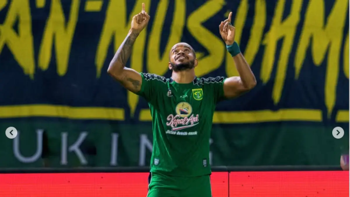 Alex Martins menjadi salah satu tumpuan Persebaya saat menjamu Garudayaksa FC di Gelora Bung Tomo. (IG@alex39_mf)