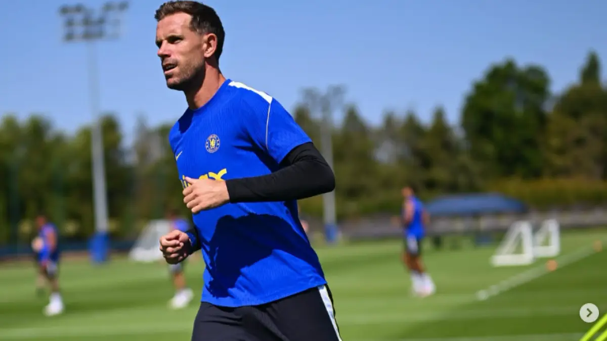Jordan Henderson diperkirakan akan menjalani debut sebagai pemain The Blues di laga melawan Brentford. (IG@jordanhenderson)