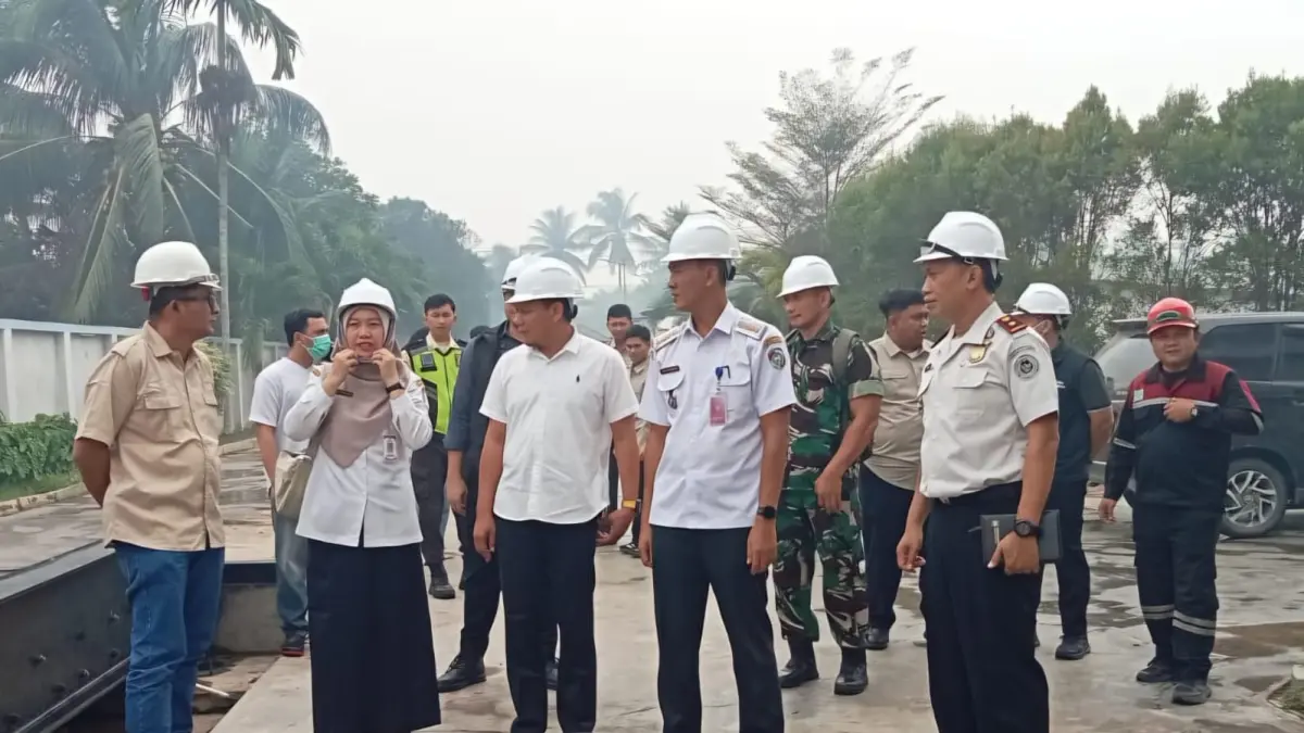 Tim Pengawasan Orang Asing (TIM PORA) Kabupaten Mempawah melakukan pemeriksaan terhadap tenaga kerja asing (TKA) di PT Unicoconut Industries Indonesia.