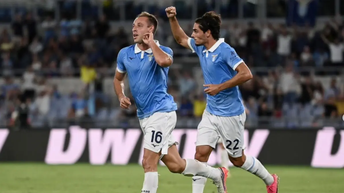 Davide Frattesi (kiri) menjadi salah satu pemain penting dalam rangkaian kemenangan Lazio setelah mencetak gol ketika menghadapi Genoa dan Udinese. (IG@davidefrattesi_22)
