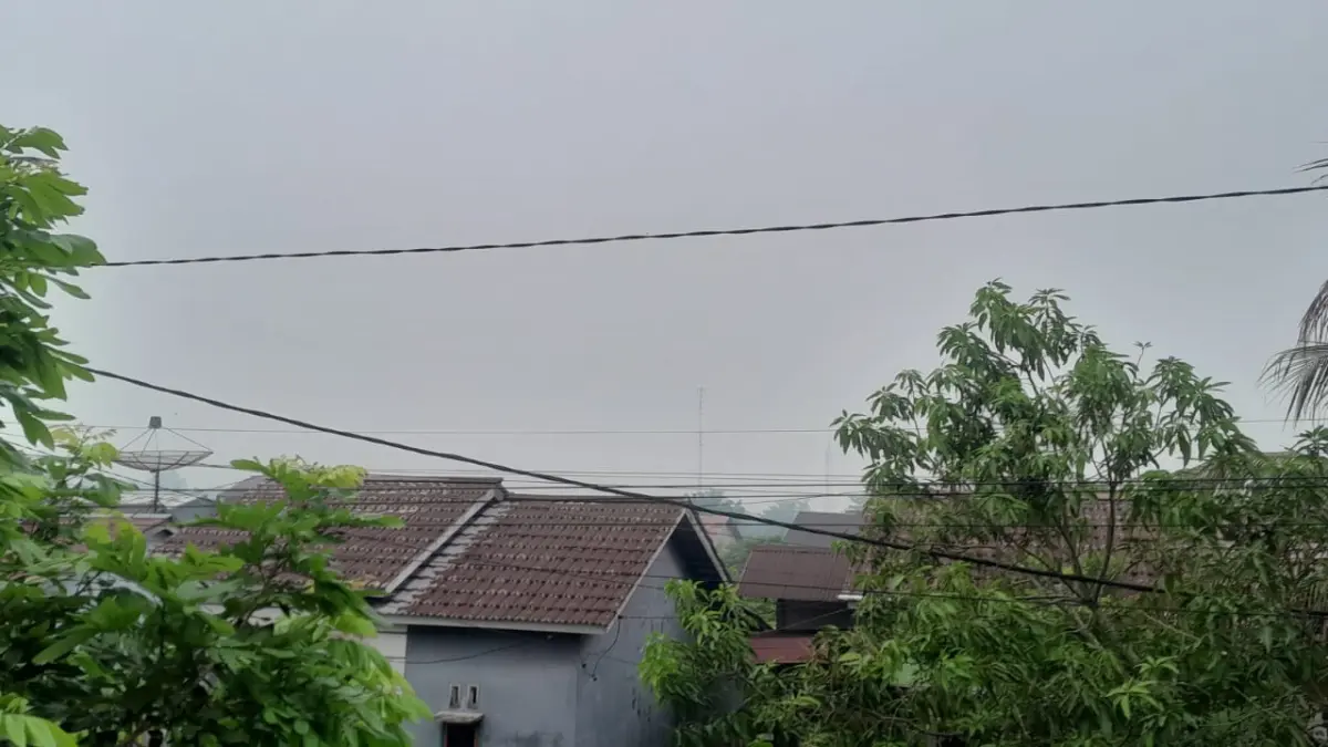 Kabut asap di Sambas sudah mulai menipis dengan jumlah titik api nol. (FAHROZY/PONTIANAKPOST)