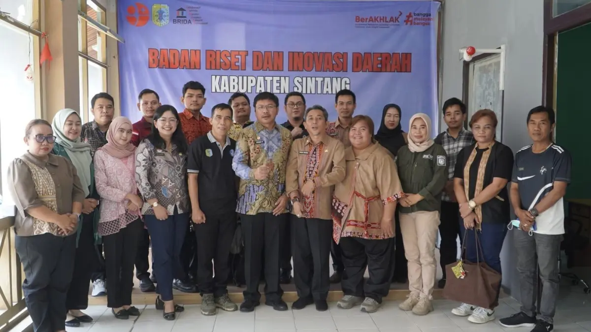 Kanwil Kemenkum Kalbar bersama Pemkab Sintang menginiasi Perda Kekayaan Intelektual pada Jumat (18/9). (DOK KANWIL KEMENKUM KALBAR)