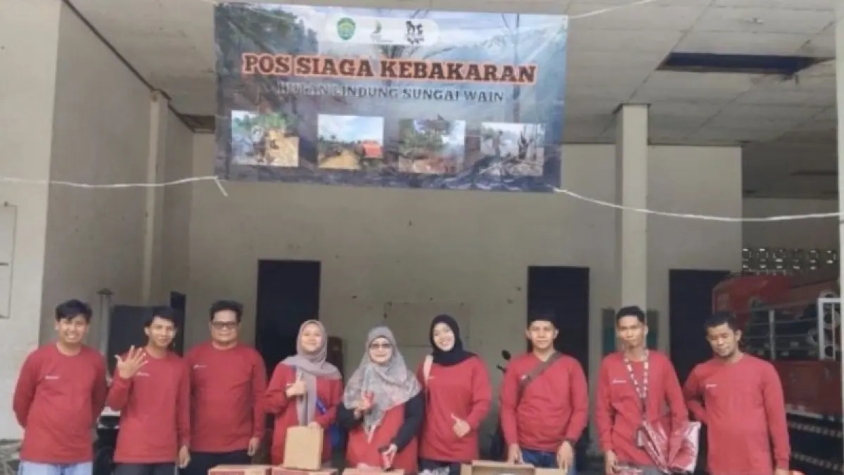 Bantuan untuk UPTD KPHL Sungai Wain dari Pertamina PN RU V guna penguatan kesiapsiagaan petugas mencegah dan menangani kebakaran hutan dan lahan. (ANTARA/HO-PPN RU V)