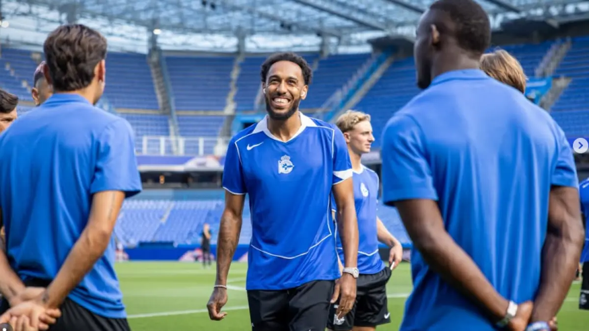 Pierre-Emerick Aubameyang menjadi tumpuan Deportivo La Coruna saat menjamu Real Betis di ABANCA-RIAZOR. (IG@auba)