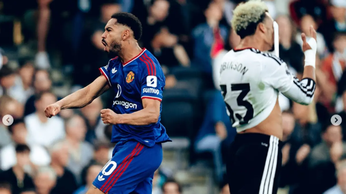 Matheus Cunha mencetak gol penyama kedudukan Manchester United saat menghadapi Fulham di Craven Cottage. (IG@manutd)