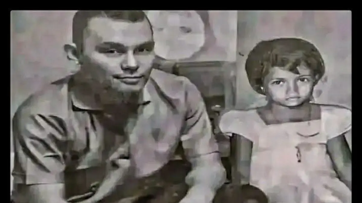 Foto Ade Irma Suryani bersama Pierre Tendean menjadi salah satu koleksi yang tersimpan di Museum AH Nasution