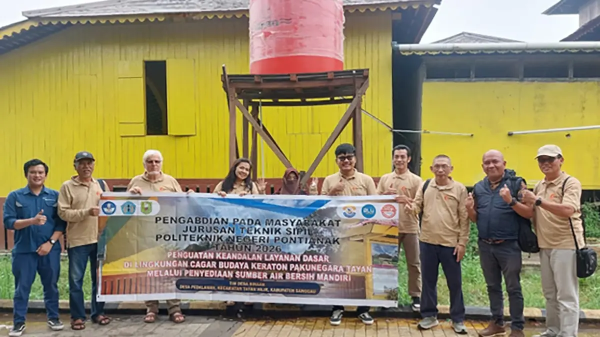 Kegiatan PKM Jurusan Teknik Sipil Polnep memberikan solusi berupa sumber air bersih mandiri di kawsan Keraton Pakunegara Tayan.