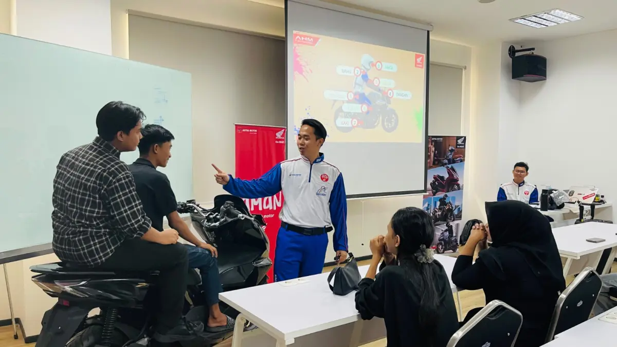 Pelajar SMKN 1 Sungai Raya Dapat Edukasi Safety Riding, Astra Motor Kalbar Tekankan #Cari_aman