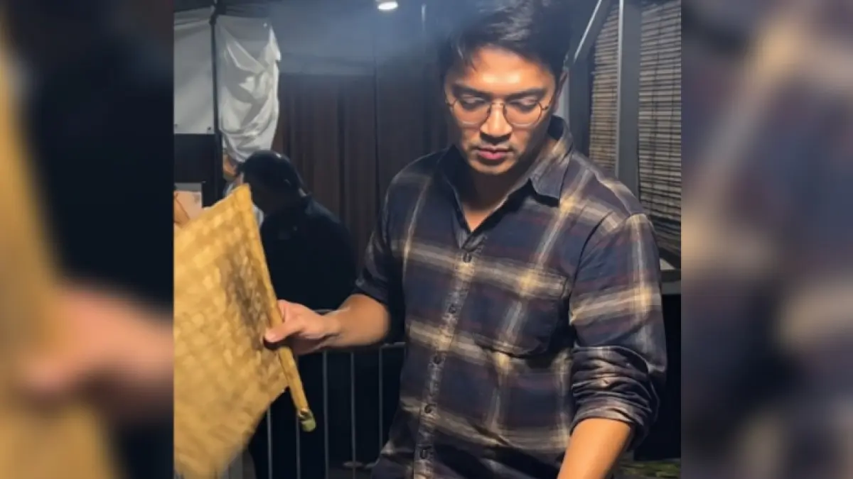 Potongan video Ihsan Tarore berjualan sate maranggi sebagai bagian dari perjuangan hidup dan usahanya.