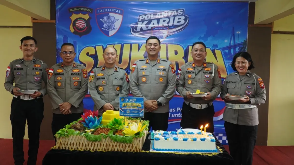 Kapolres Kapuas Hulu AKBP Wisnu Perdana Putra saat merayakan Hari Lalu Lintas Bhayangkara ke-71. (ISTIMEWA)