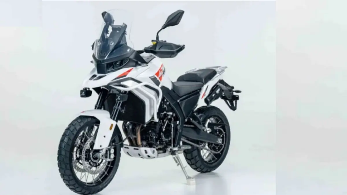ZXMOTO 820X merupakan motor adventure tiga silinder 818,8 cc dengan tenaga 115 PS dan pilihan fitur radar serta ACC. (GREATBIKER)