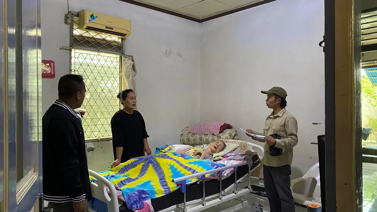 Bawaslu Kota Singkawang melakukan pengawasan terhadap proses pemutakhiran data pemilih yang dilaksanakan oleh KPU Kota Singkawang