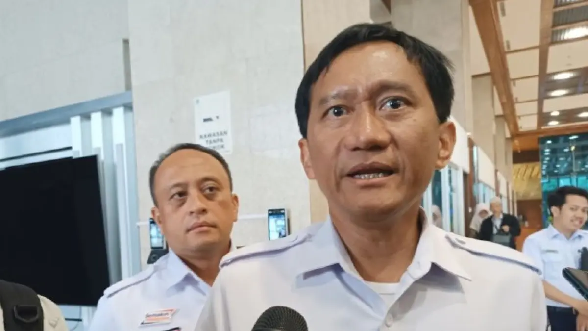 Direktur Utama PT Kereta Api Indonesia (Persero) Bobby Rasyidin. (ANTARA/Khaerul Izan)