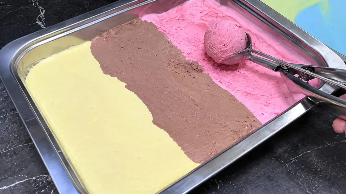 Es krim rumahan dengan tekstur lembut dan creamy dalam berbagai pilihan rasa