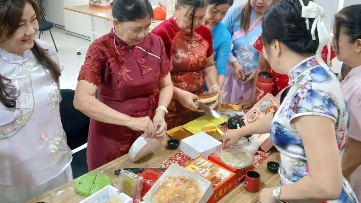 Merawat Tradisi Lintas Generasi Lewat Festival Kue Bulan di Pontianak