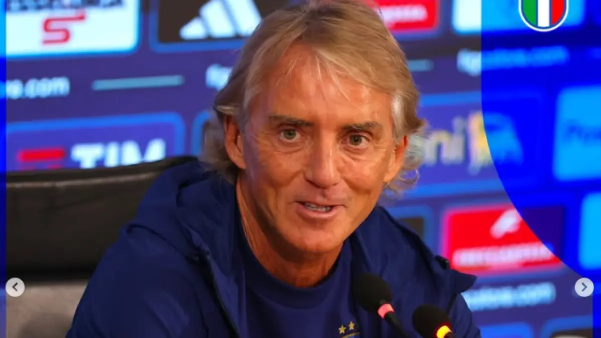 Roberto Mancini memimpin Timnas Italia menghadapi Turki pada UEFA Nations League 2026/27 di Bursa. (IG@azzurri)