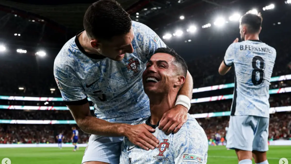 Cristiano Ronaldo menjadi sorotan Portugal saat menghadapi Denmark di Parken dalam lanjutan UEFA Nations League. (IG@portugal)