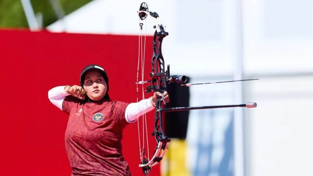 Atlet panahan Indonesia Nurisa Dian Ashrifah beraksi pada nomor compound putri di Asian Games 2026 di Okazaki Chuo Sogo, Aichi, Jepang, Kamis (1/10/2026). (AINAGOC)