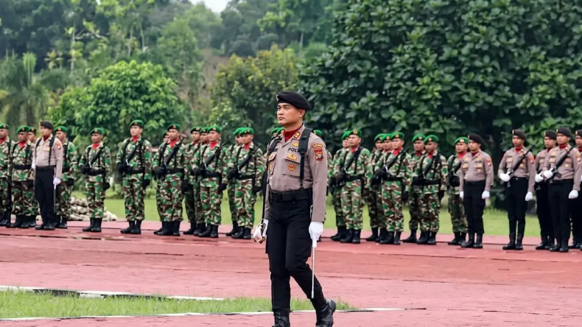 Suasana upacara peringatan Hari Kesaktian Pancasila di Halaman Kantor Bupati Sambas, Kamis (1/10).