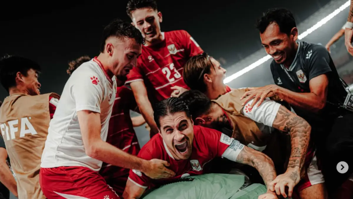 Selebrasi para pemain Indonesia usai mencetak gol ke-9 saat melawan Bangladesh. (IG@kevindiks2)